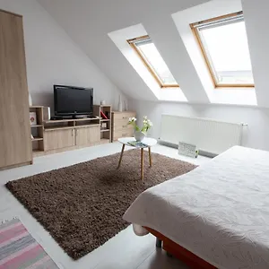 https://aida-apartman-eger.egerhotels.net