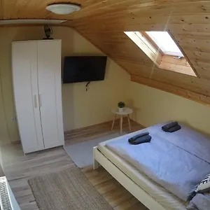https://black-white-apartments.egerhotels.net